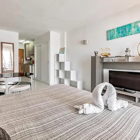 Apartment Studio In Los Cristianos, First Line Of The Beach *