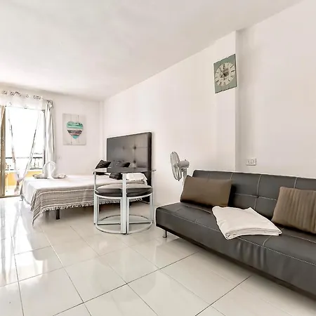 Studio In Los Cristianos, First Line Of The Beach 公寓